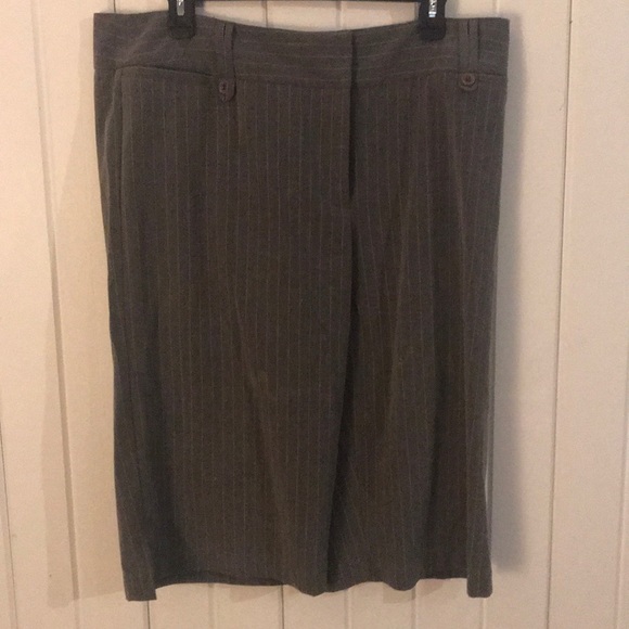 Gray with white stripe Capri dress pants - Picture 1 of 3